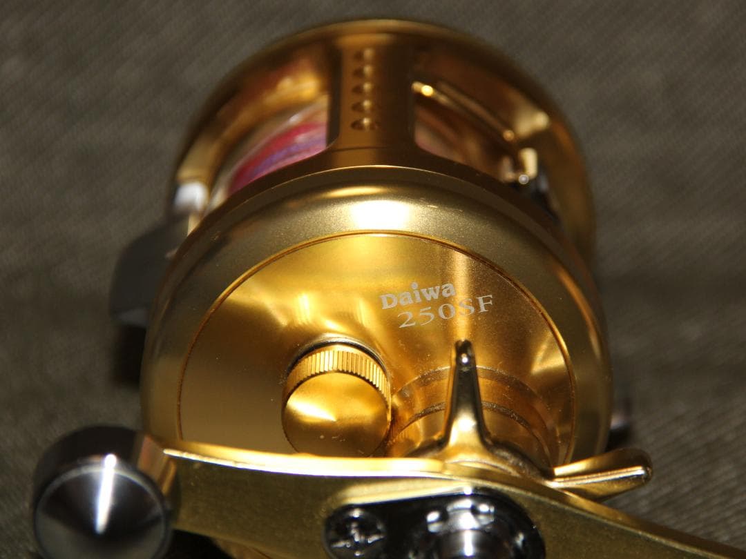 DAIWA　ミリオネア　CV-Z250SF 　　　外箱、専用袋、取扱説明書