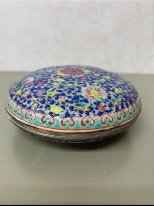 中国清乾隆年製銘粉彩香盒　骨董　 古美術　コレクション唐物　アンティーク江戸青磁