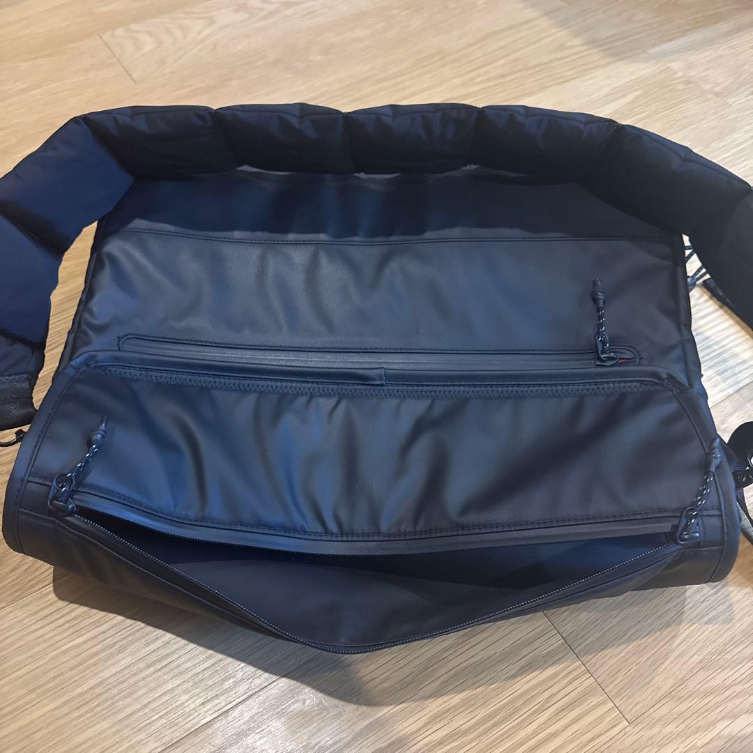 パ*カ様 topologie メッセンジャーサコッシュラージ （本体のみ）