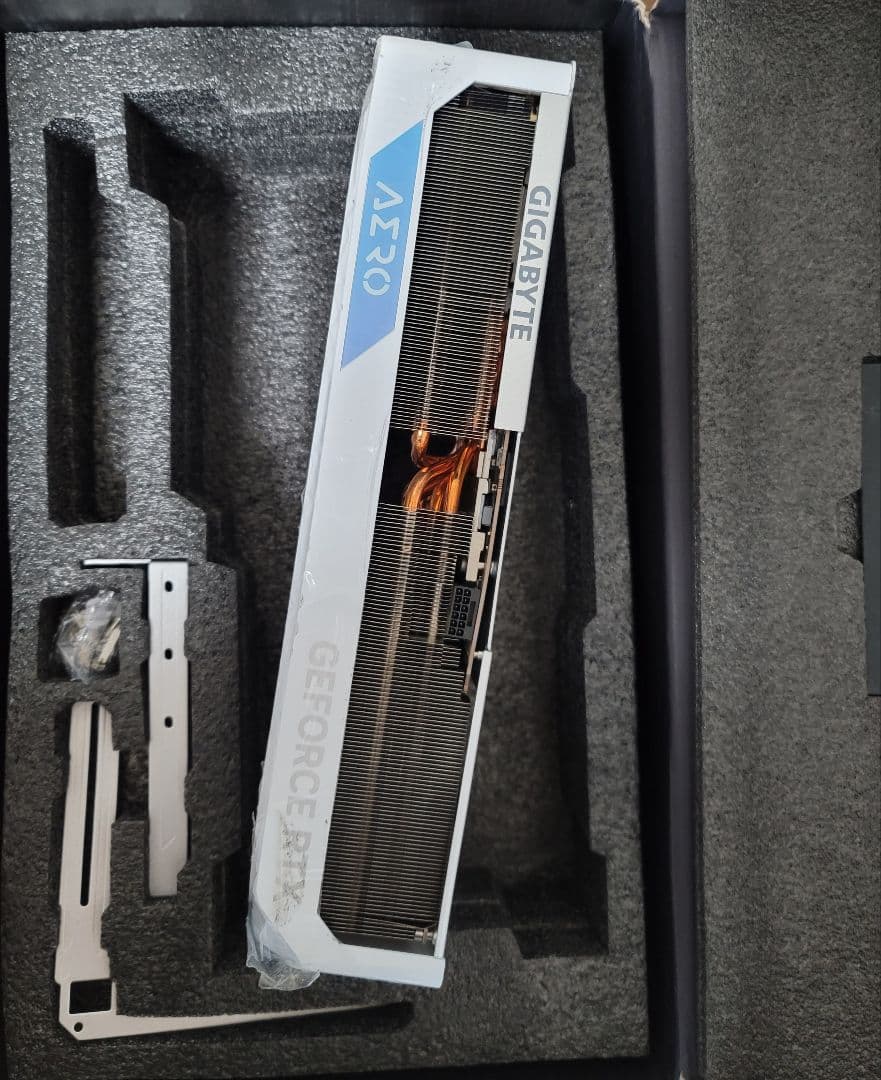GIGABYTE AERO OC RTX 4090 ジャンク