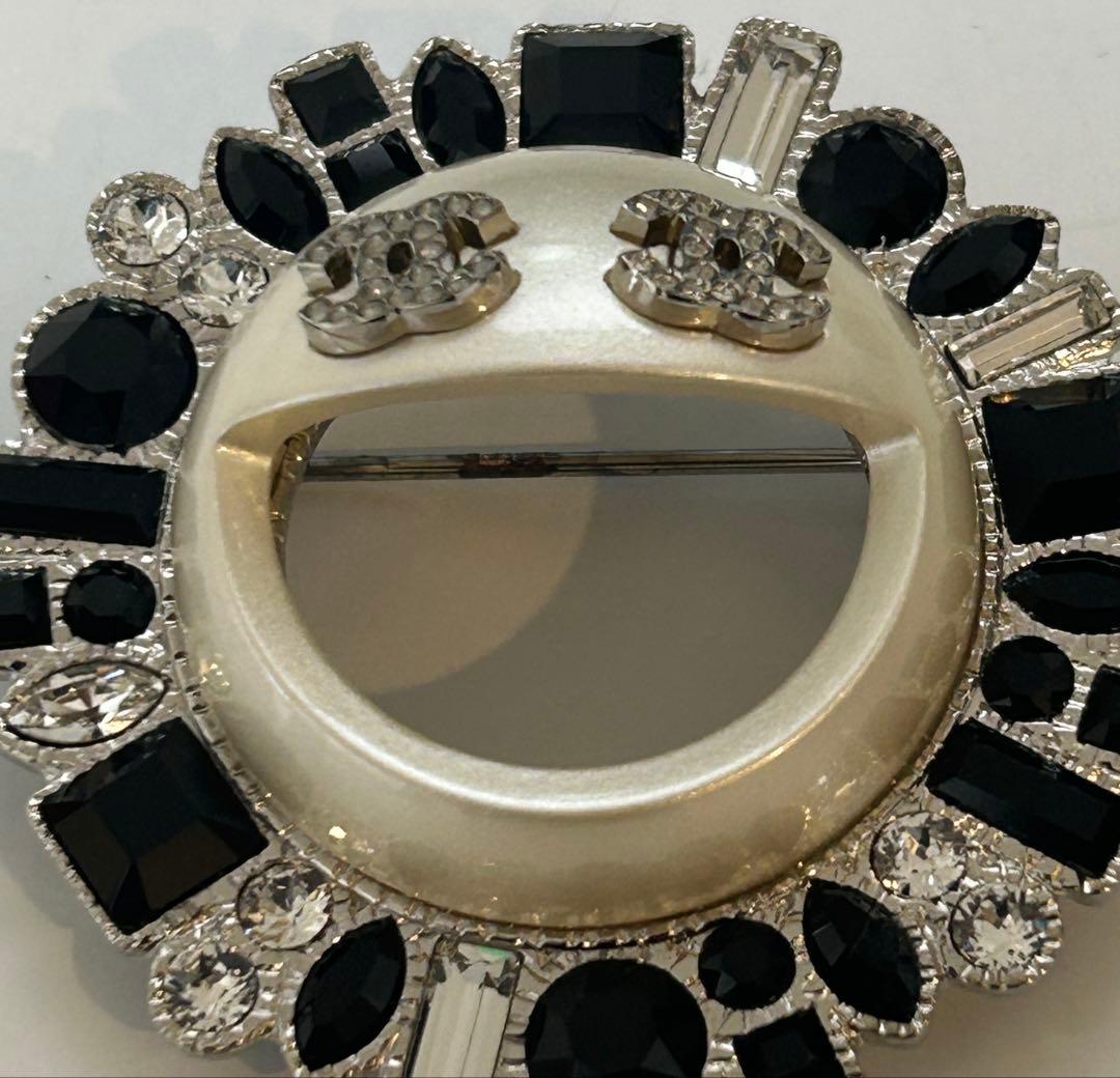 シャネル ココマーク スマイル ラインストーン ブローチ B17V