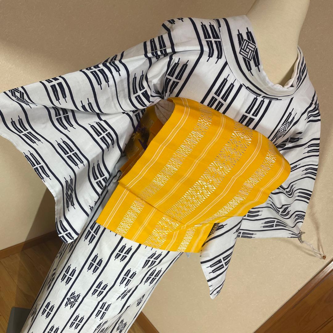 扇子の柄が粋な本染浴衣