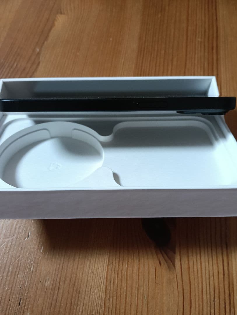 iPhone15　256GB ブラック　バッテリー84%