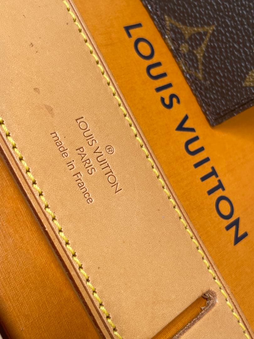 【極美品】LOUIS VUITTON レザー ネームタグ＆ショルダーパッド