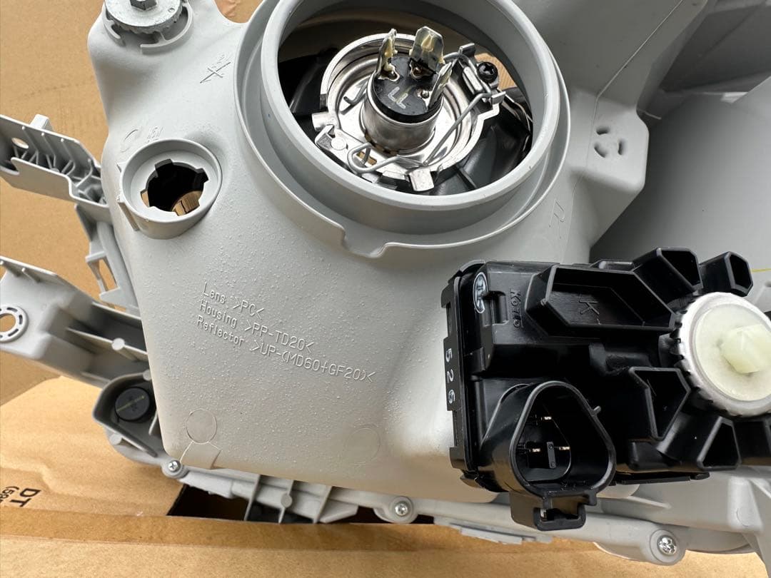 【新車外し】プロボックス純正クリアレンズヘッドライト右