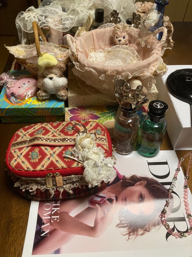 LAURA MERCIER ボディクリーム 200g アンバーバニラと試供品香水