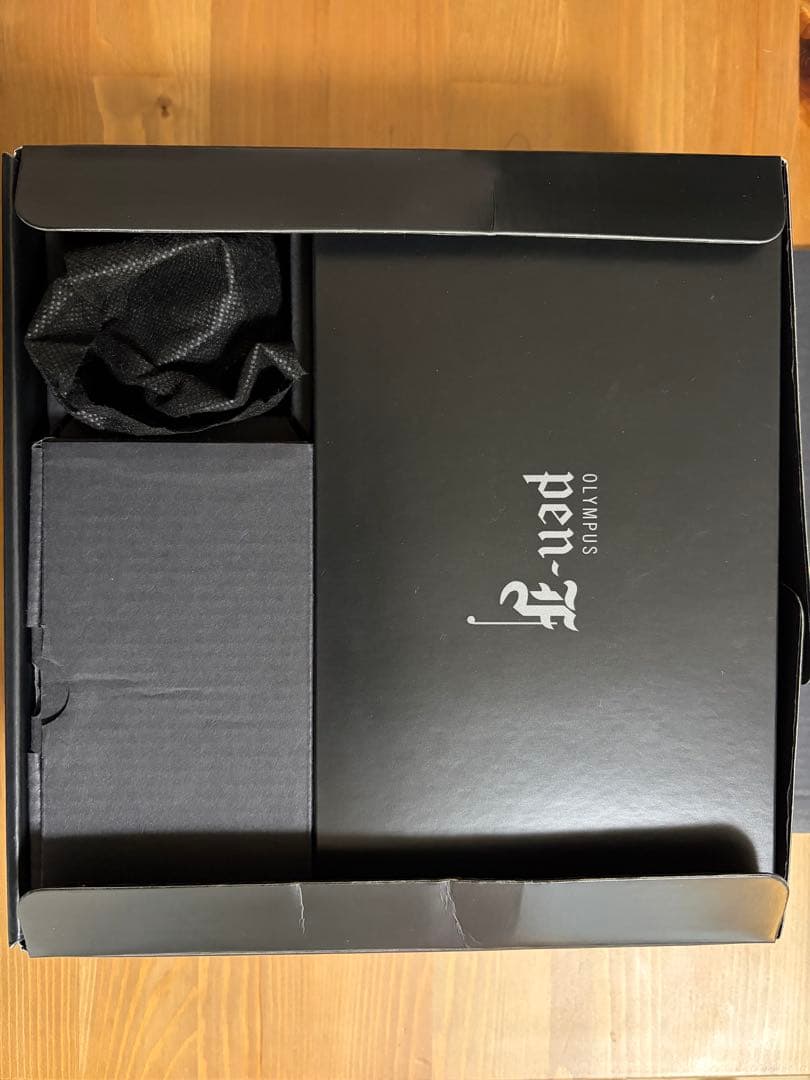 OLYMPUS PEN-F ミラーレス一眼カメラ 【レンズ・お手入れセット付き】