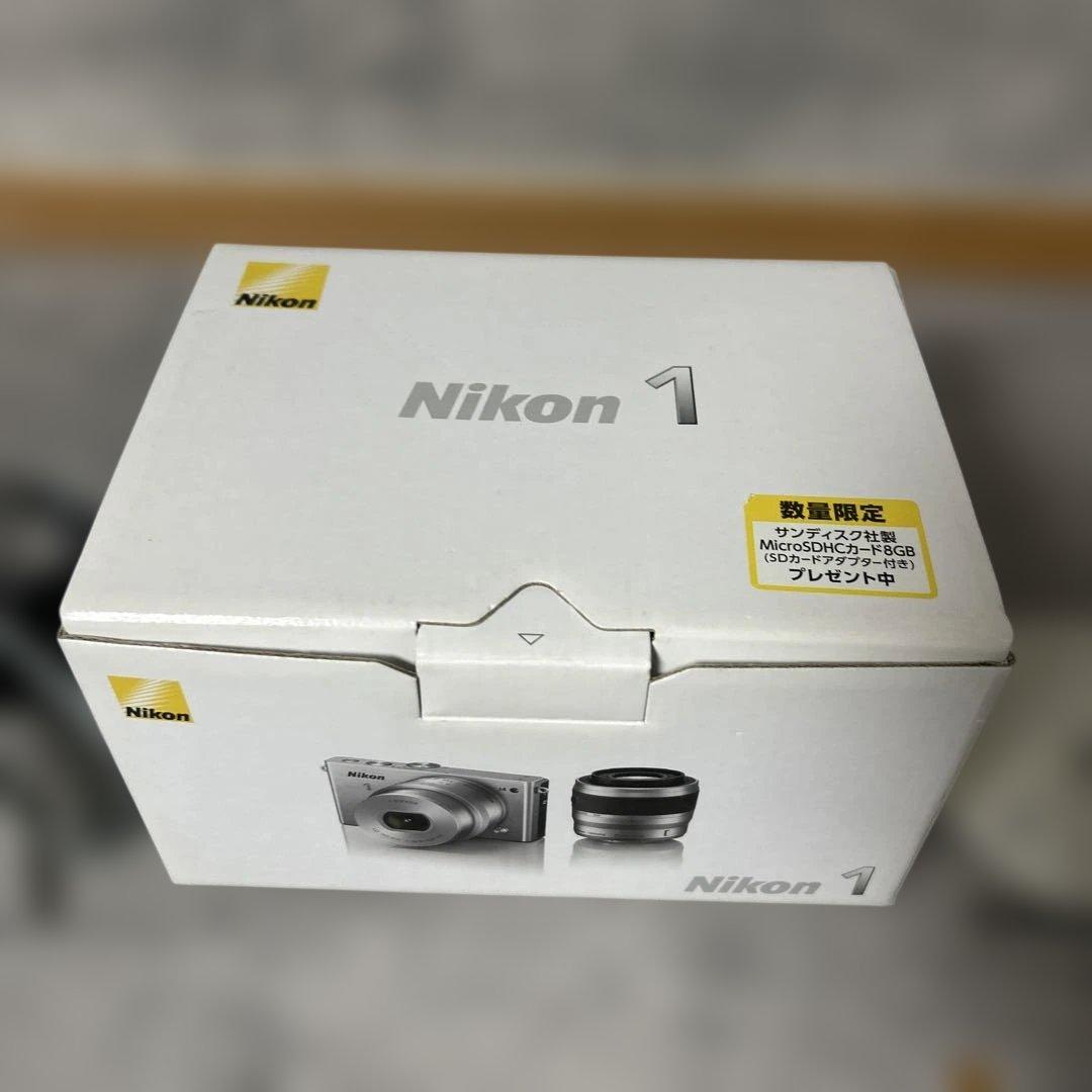 「美品」Nikon 1 J4 ミラーレスカメラ ダブルズームキット