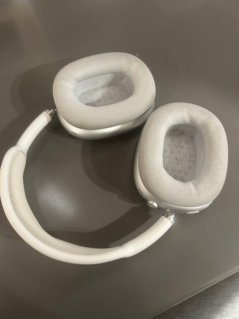 AirPods本体 シルバー オーバーイヤー型