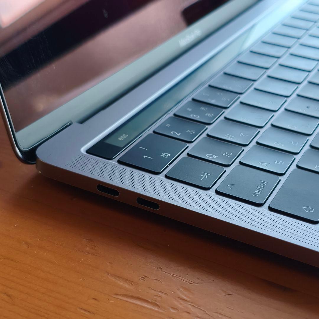 Apple MacBook Pro 2017 13インチ 16GB 1TB