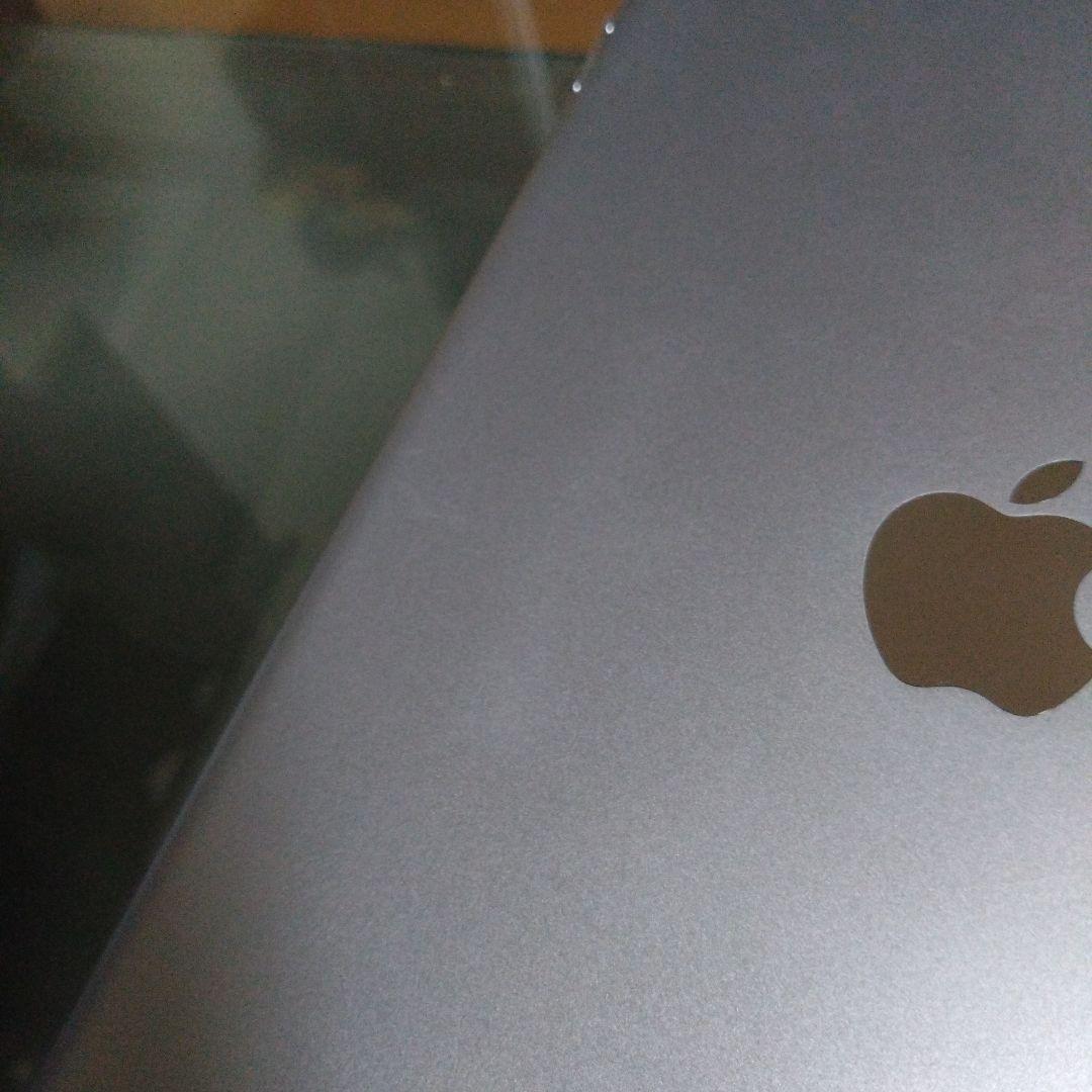 Apple iPad 第5世代　ホワイト 本体