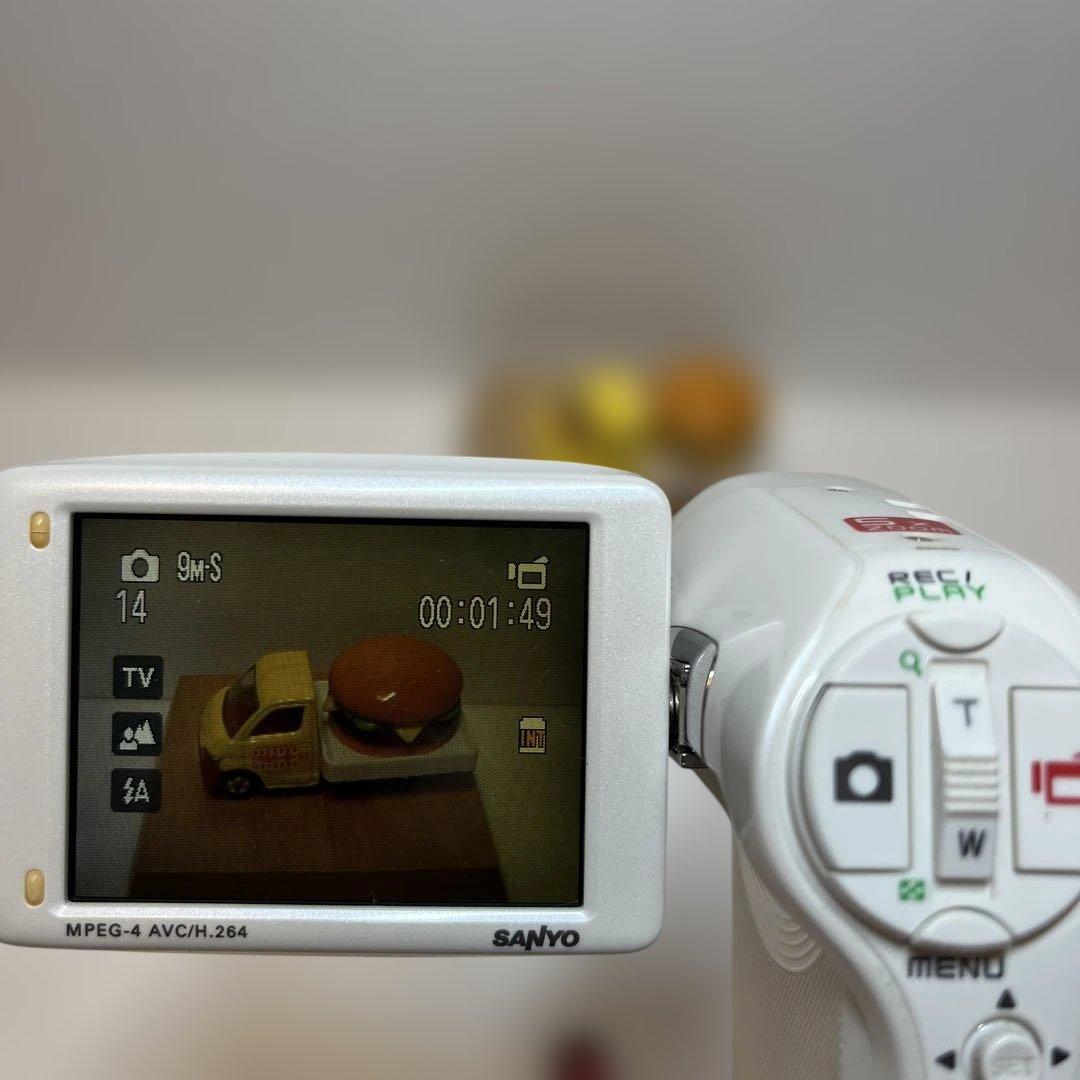 ☆人気稀少☆SANYOデジタルムービーカメラXacti DMX-CG9ホワイト