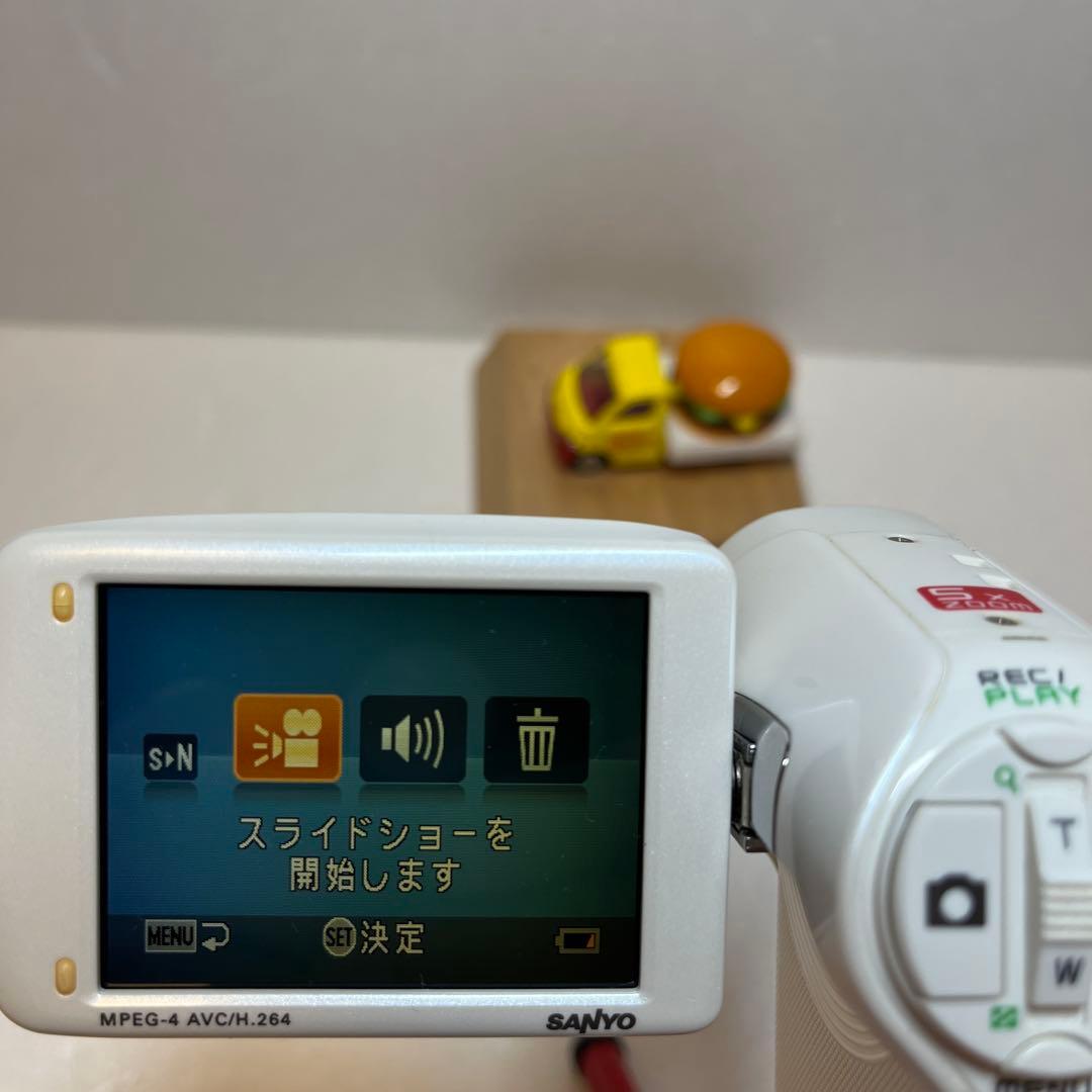 ☆人気稀少☆SANYOデジタルムービーカメラXacti DMX-CG9ホワイト