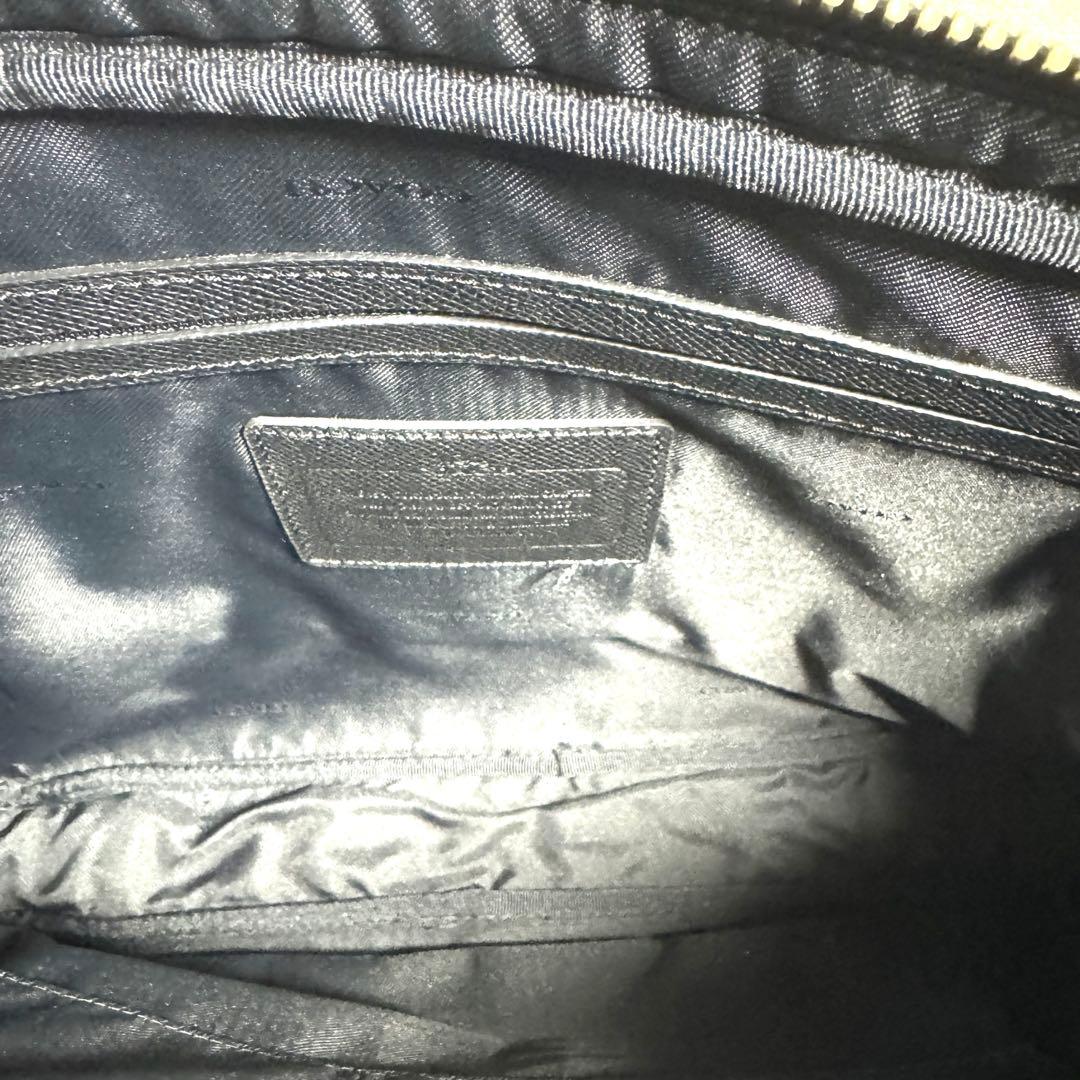 かけるです！新品未使用　スレ傷あり　コーチ　ビジネスショルダーバッグ