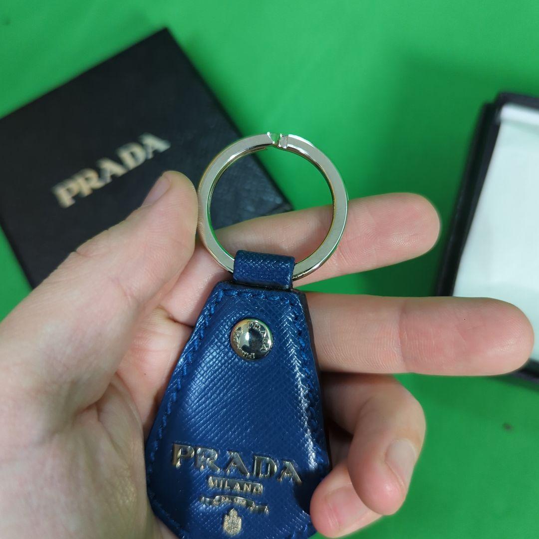 PRADA　ネイビー キーホルダー