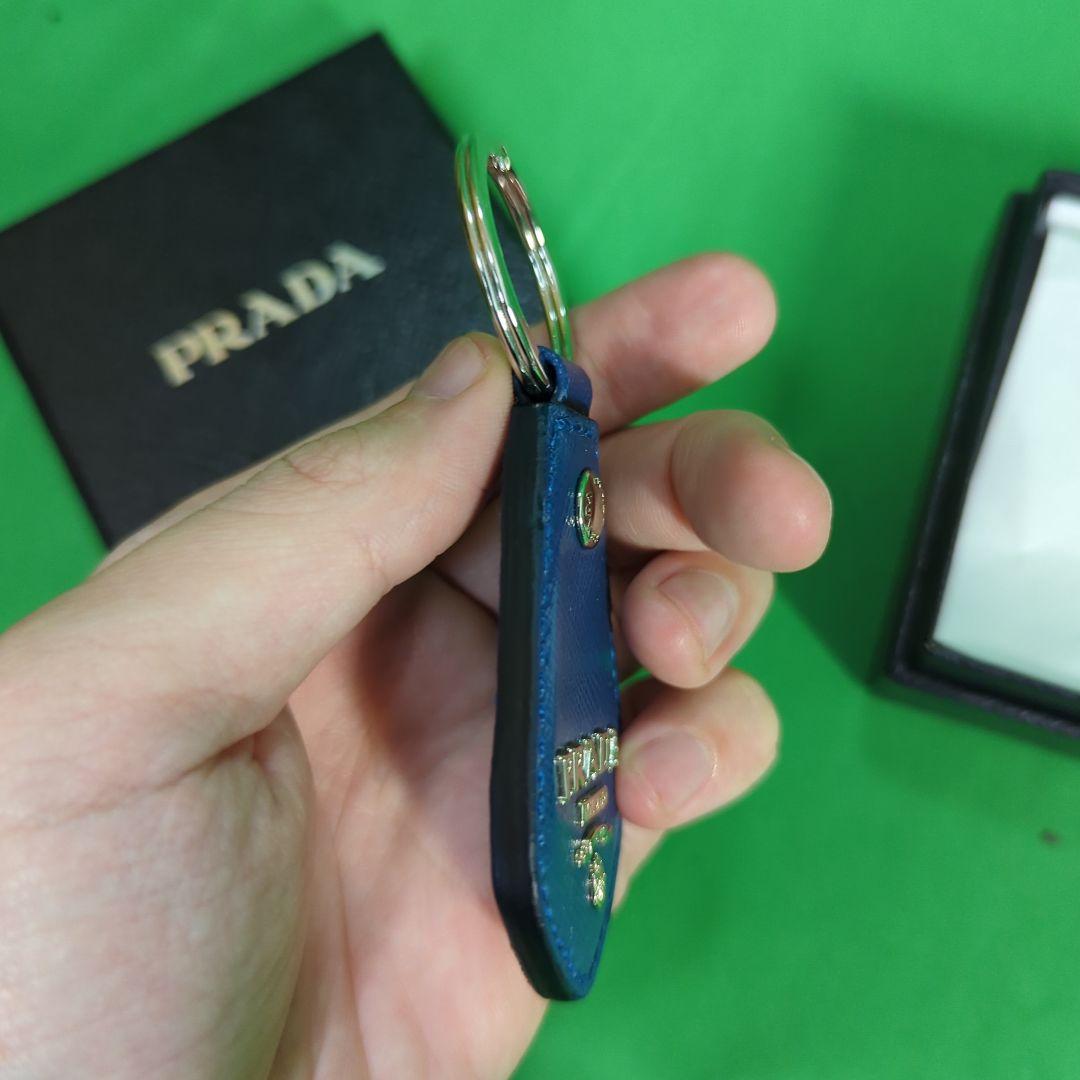 PRADA　ネイビー キーホルダー