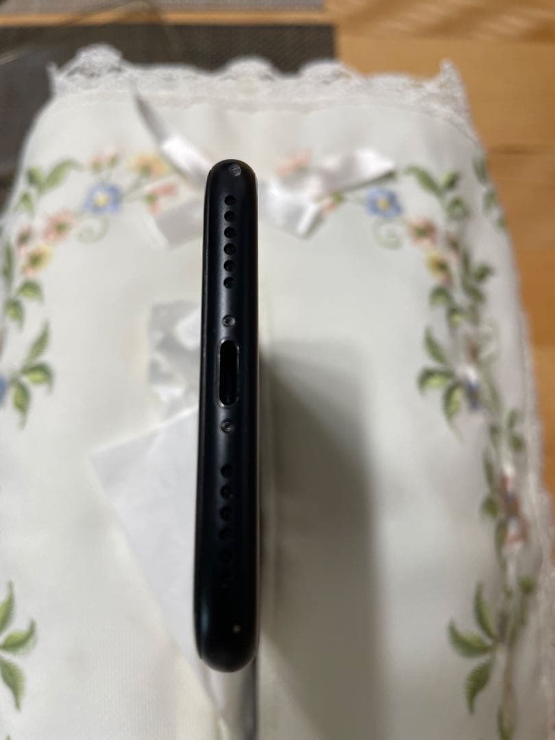 Apple iPhone se2 ブラック本体　64g