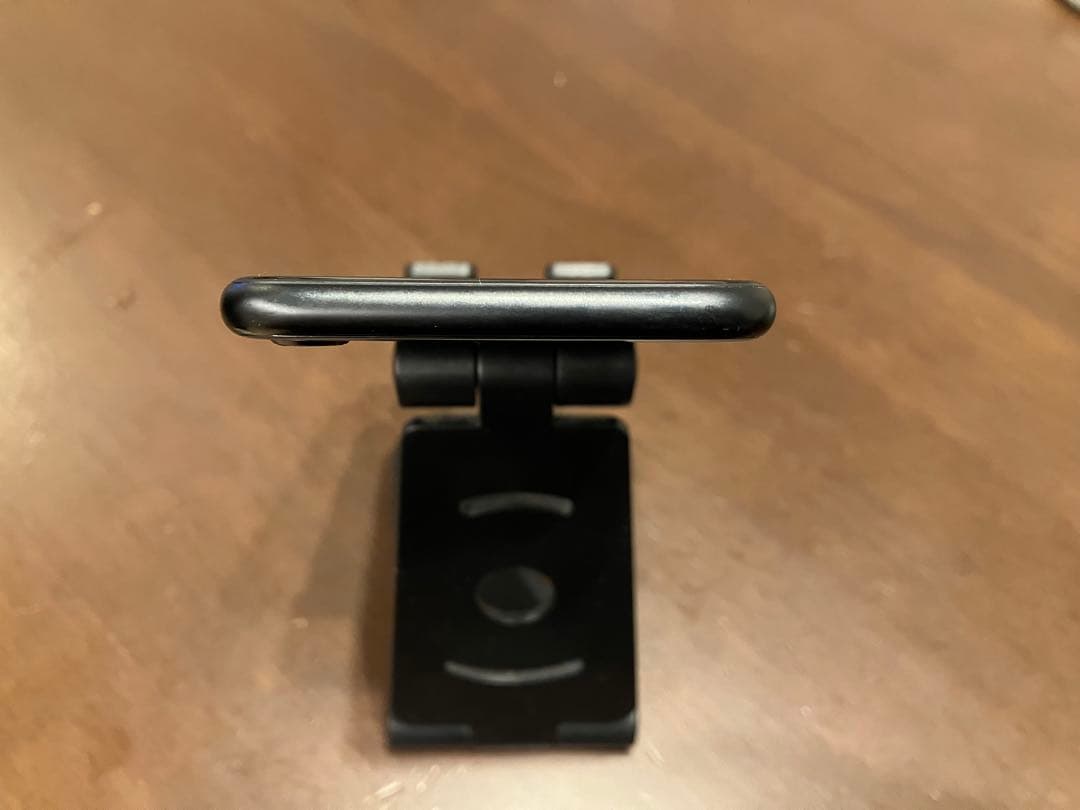 iPhoneSE(第２世代)ブラック 本体 SIMフリー ケース付き