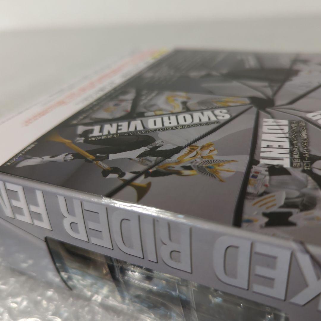 【希少・未開封品】S.H.フィギュアーツ 仮面ライダーファム 龍騎 フィギュア