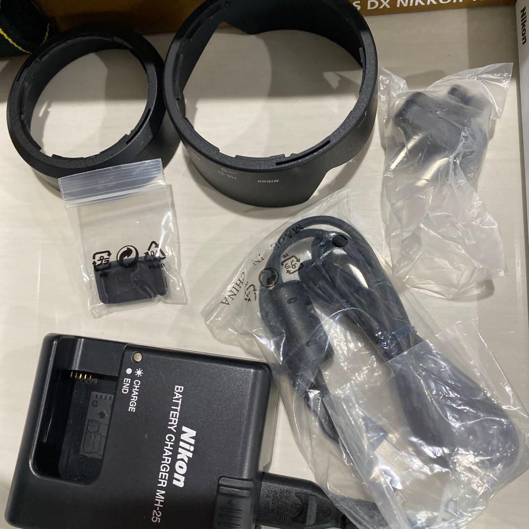 ニコンＤ7100 デジタル一眼レフカメラ　と　別売レンズ