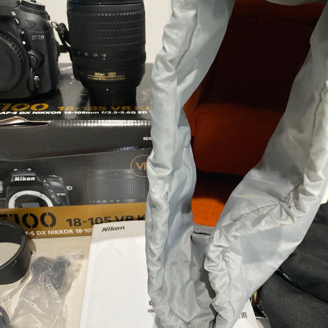 ニコンＤ7100 デジタル一眼レフカメラ　と　別売レンズ