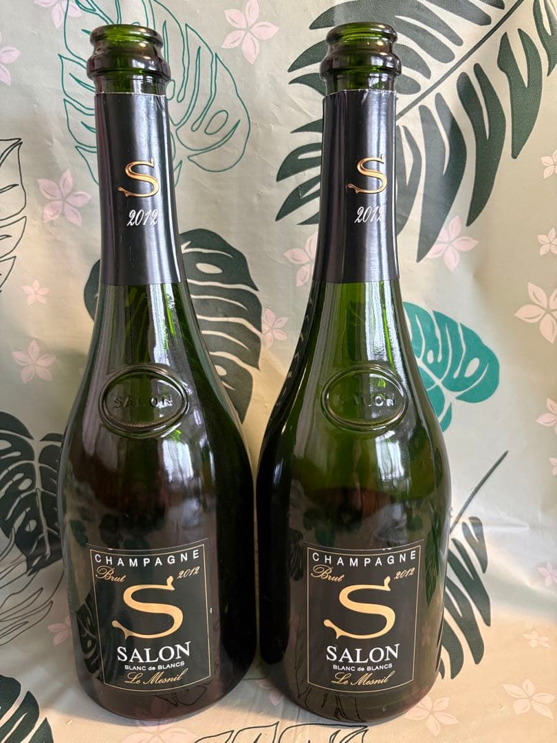 高級シャンパン・サロン2012の空き瓶２本➕３本用専用木箱のセット。