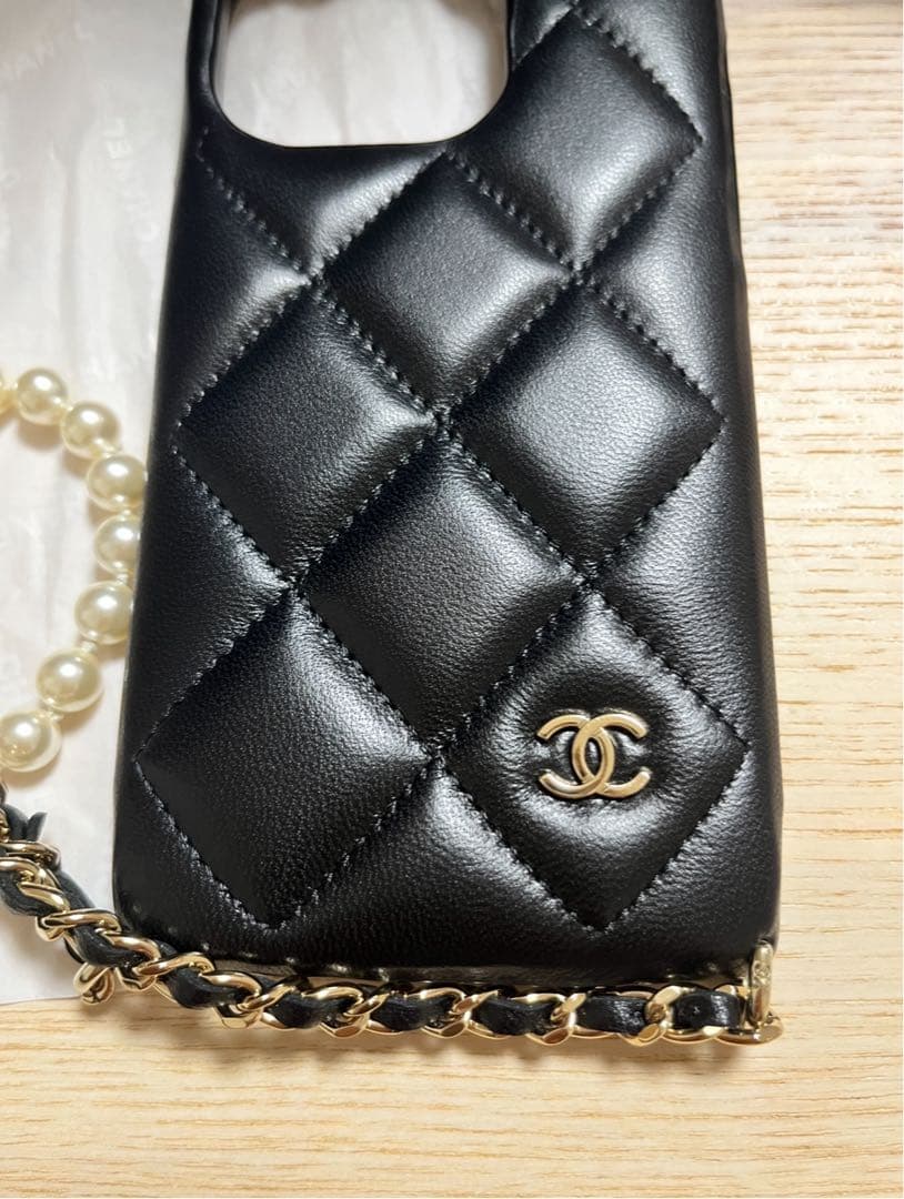 CHANEL iPhone 14 Pro ケース