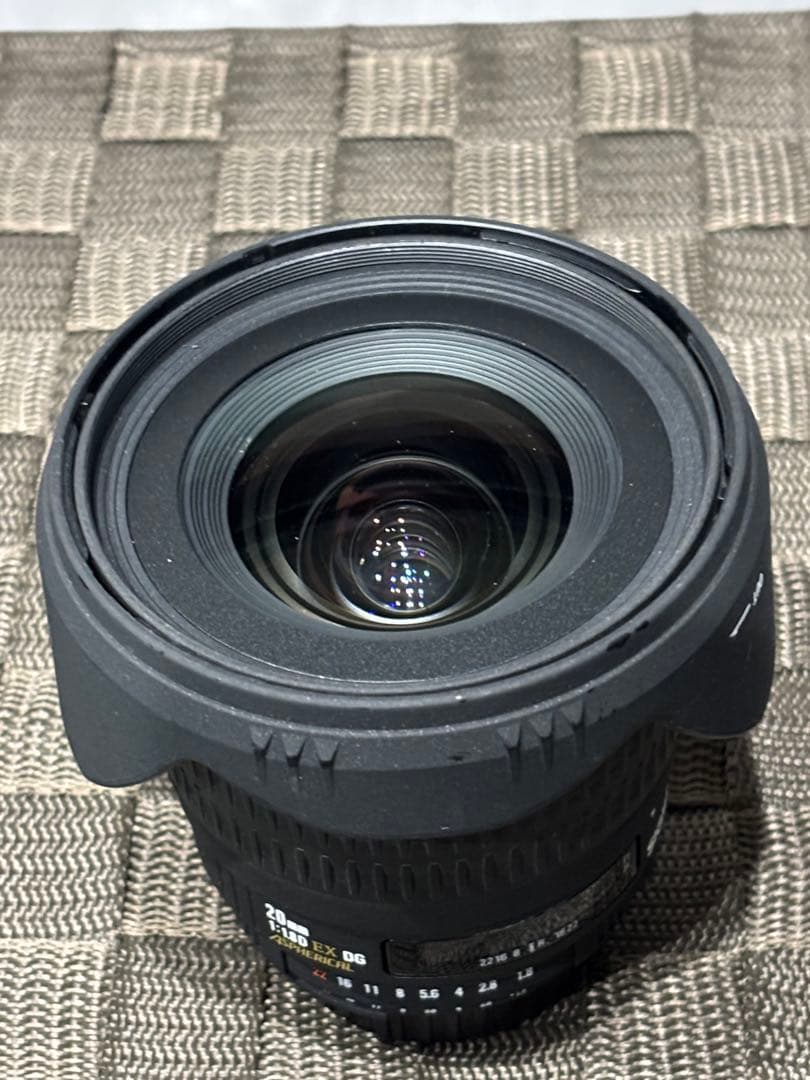 SIGMA 20mm F1.8 EX DC レンズ