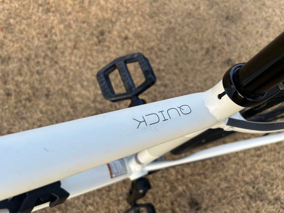 【超美品】CANNONDALE クロスバイク QUICK 4+付属品