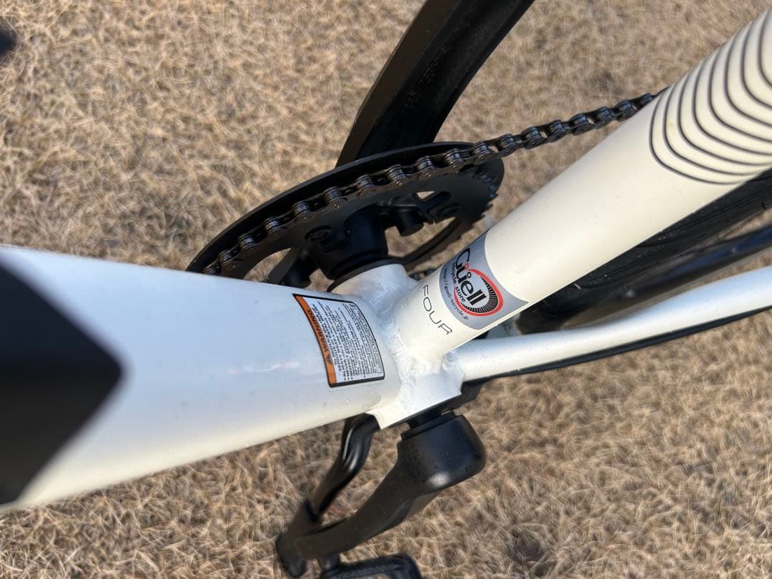 【超美品】CANNONDALE クロスバイク QUICK 4+付属品