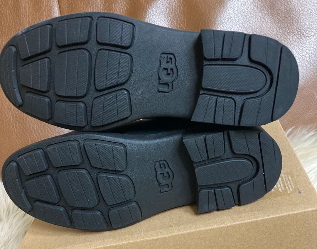 UGG サイドゴアブーツ　23