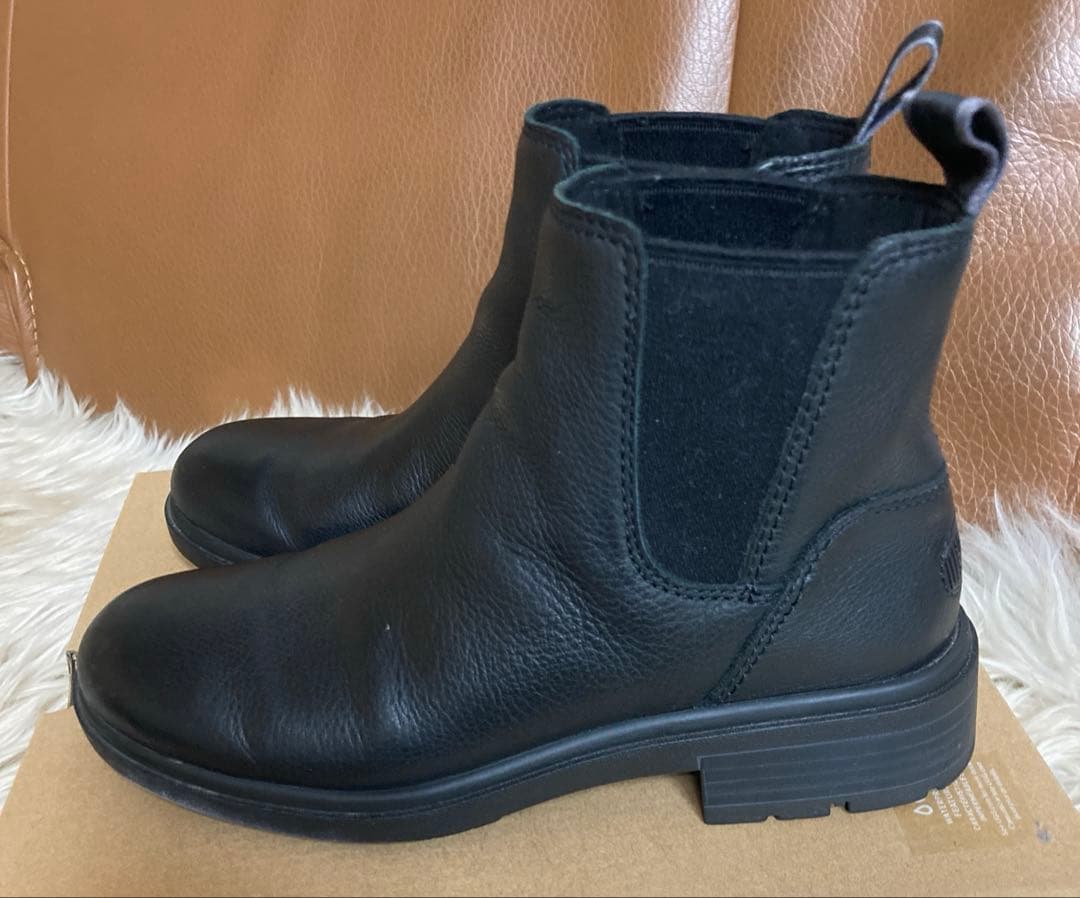 UGG サイドゴアブーツ　23