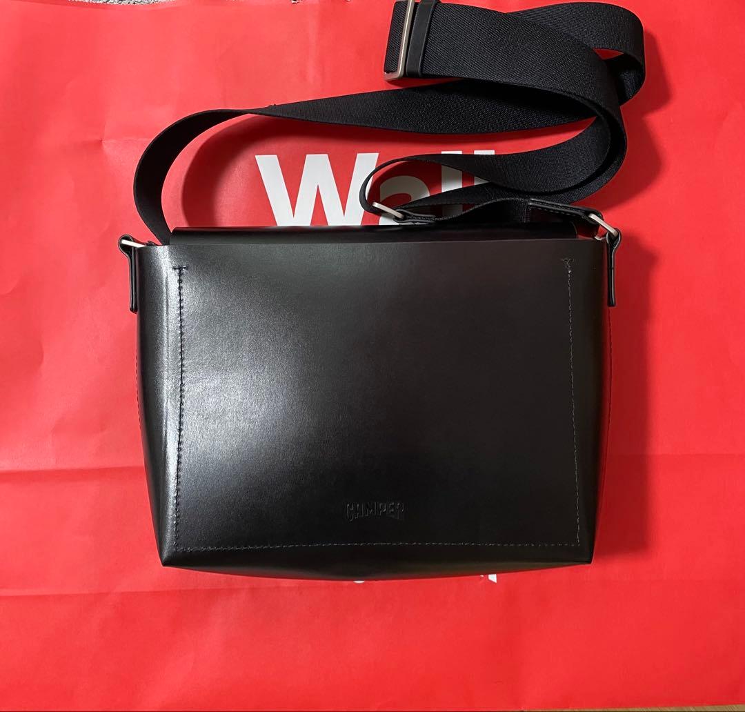 カンペール　ショルダーバッグ　黒　レザー