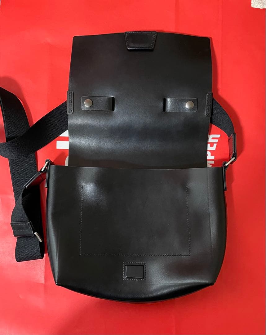 カンペール　ショルダーバッグ　黒　レザー