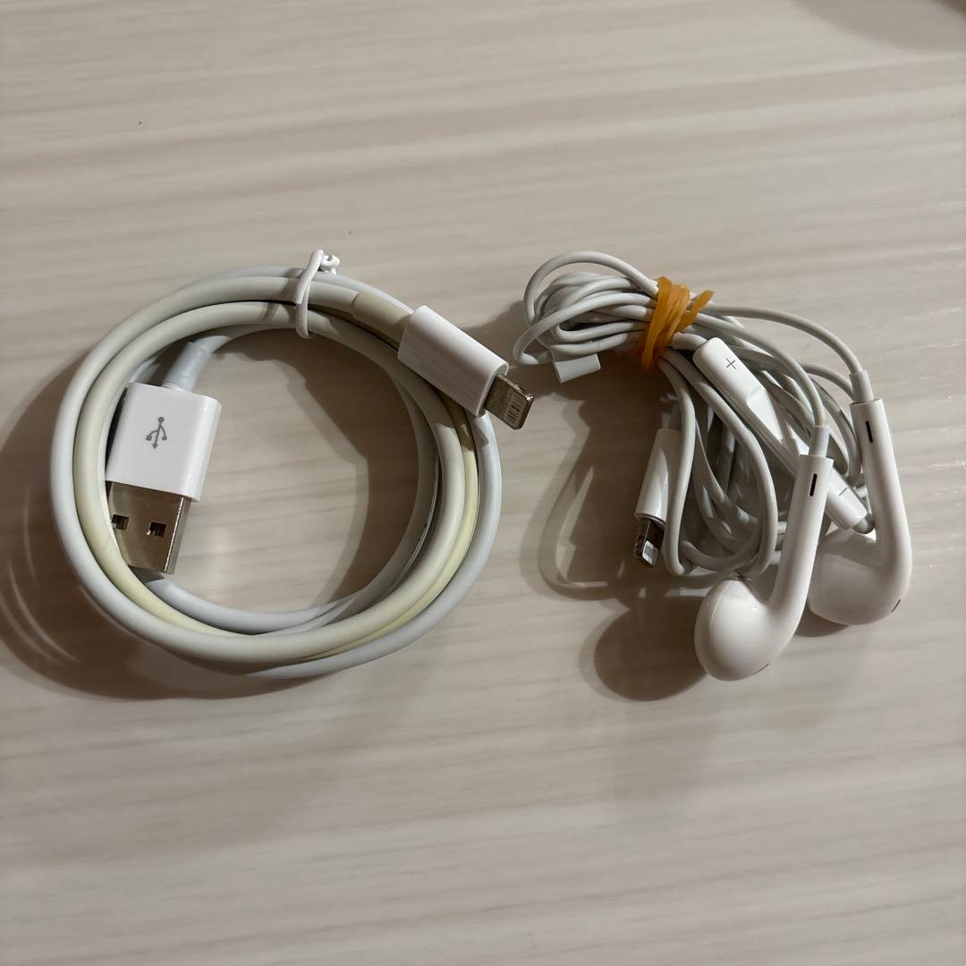 【送料込】【美品】iPhone SE2 64GB simフリー本体