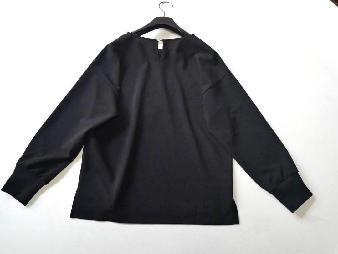 MORABITO SPELLモラビト　プルオーバートップス 刺繍 サイズ38