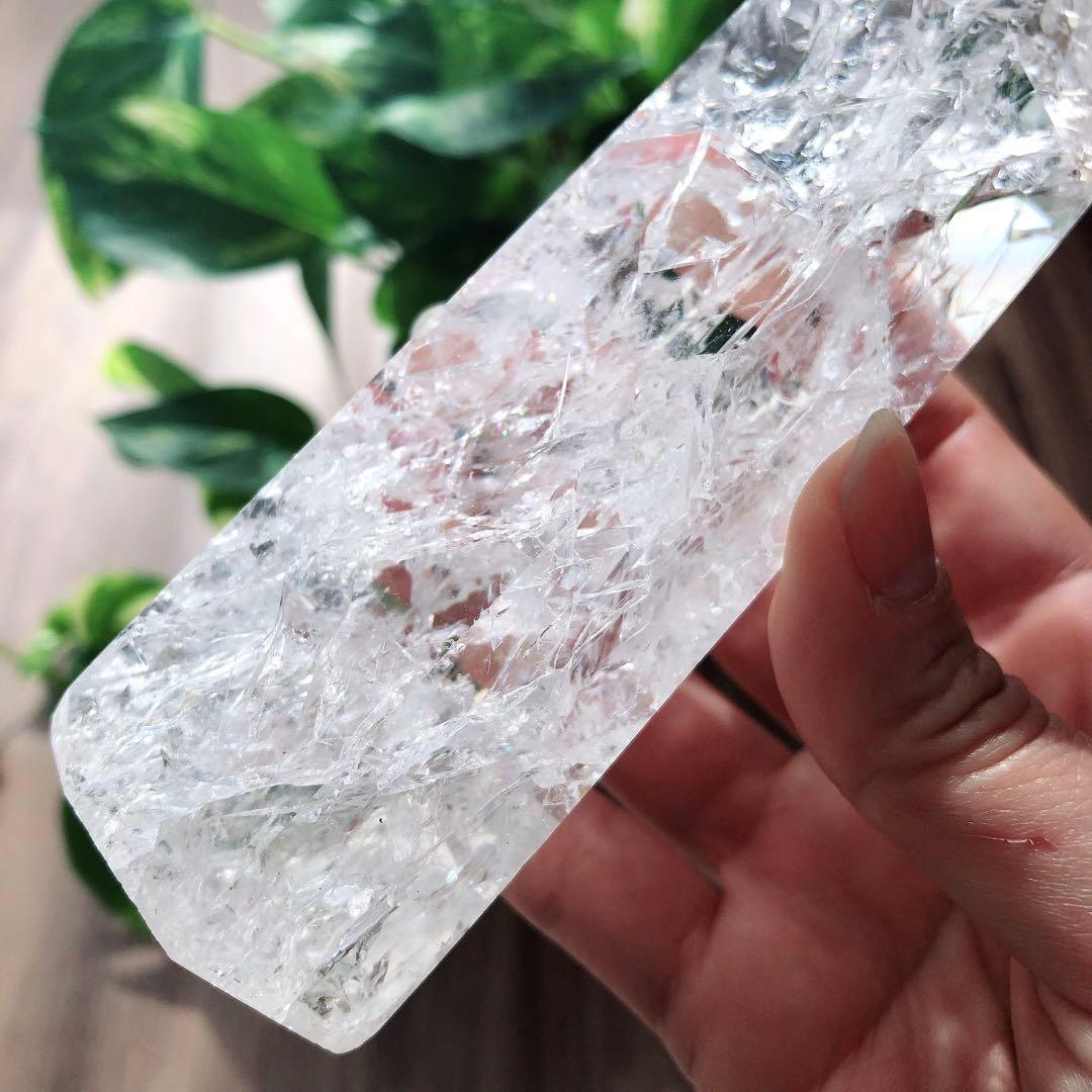 【オススメ】☆レインボー入りクラック水晶ポイント☆