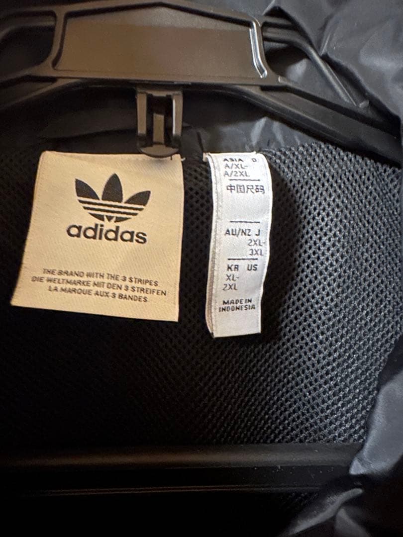 adidas Rekive Cutline ウーブン　ジャケット　ナイロン