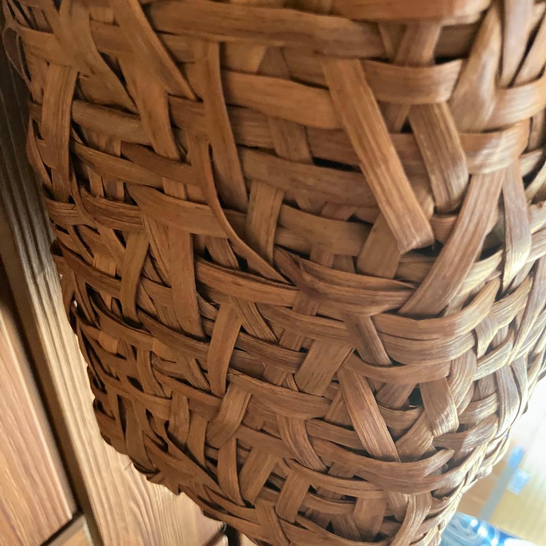 ⭐️専用です⭐️山葡萄カゴバッグ【くるみチャーム付き】