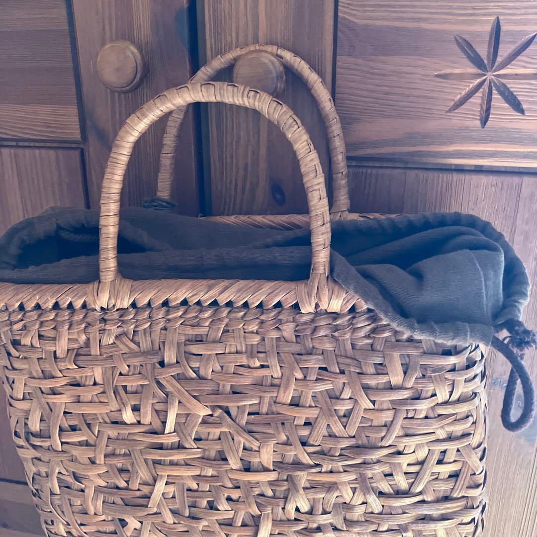 ⭐️専用です⭐️山葡萄カゴバッグ【くるみチャーム付き】