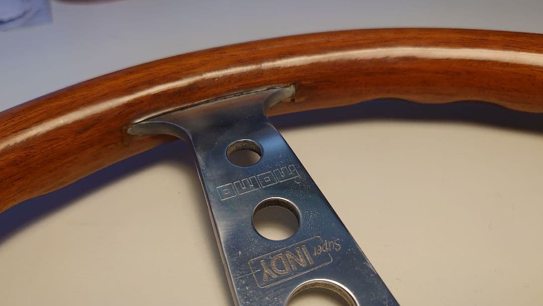 momo SuperINDY ステアリングホイール 31cm