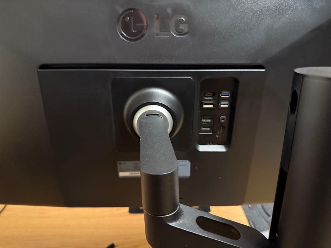 LG エルゴノミクス スタンド モニター 27UN880-B 27インチ/