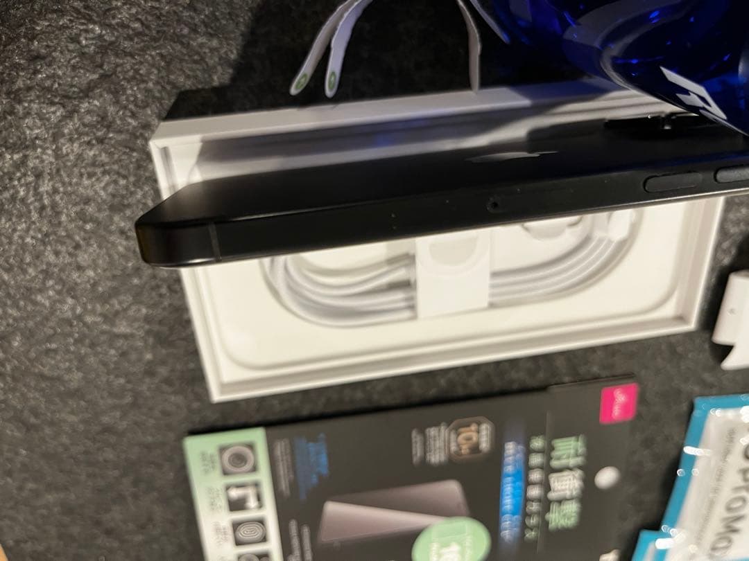 Apple iPhone 16 Pro Max ブラックチタニウム本体 +おまけ