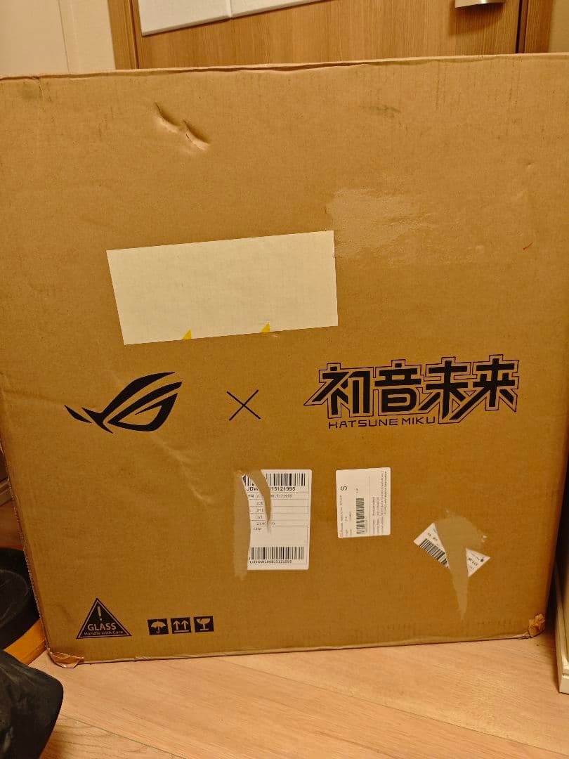 Asus Rog GX601s Helios II ミクエディション　大陸版