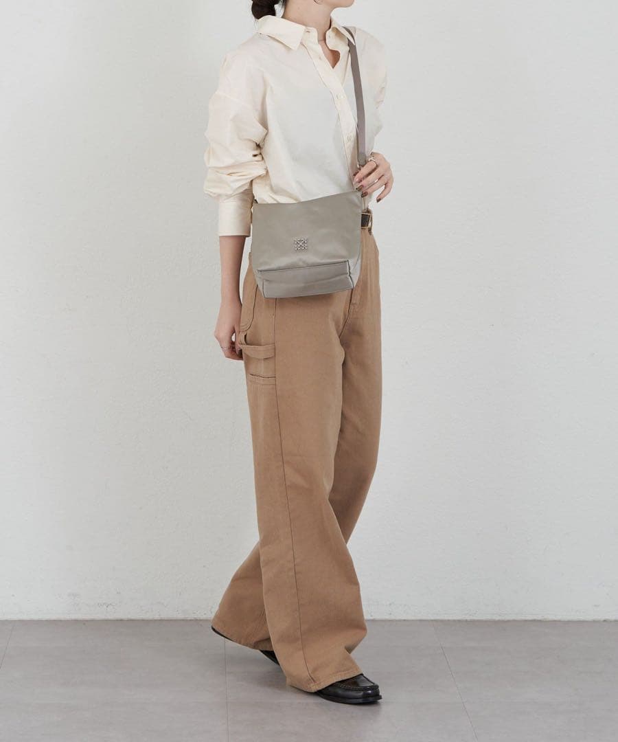 超美品ラシット今期クラウズナイロンシンプルショルダーバッグ2way