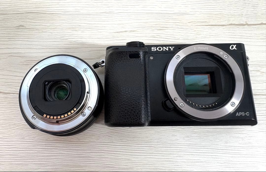 （再）値下げしました　SONY α6000 ILCE-6000Y 即日発送