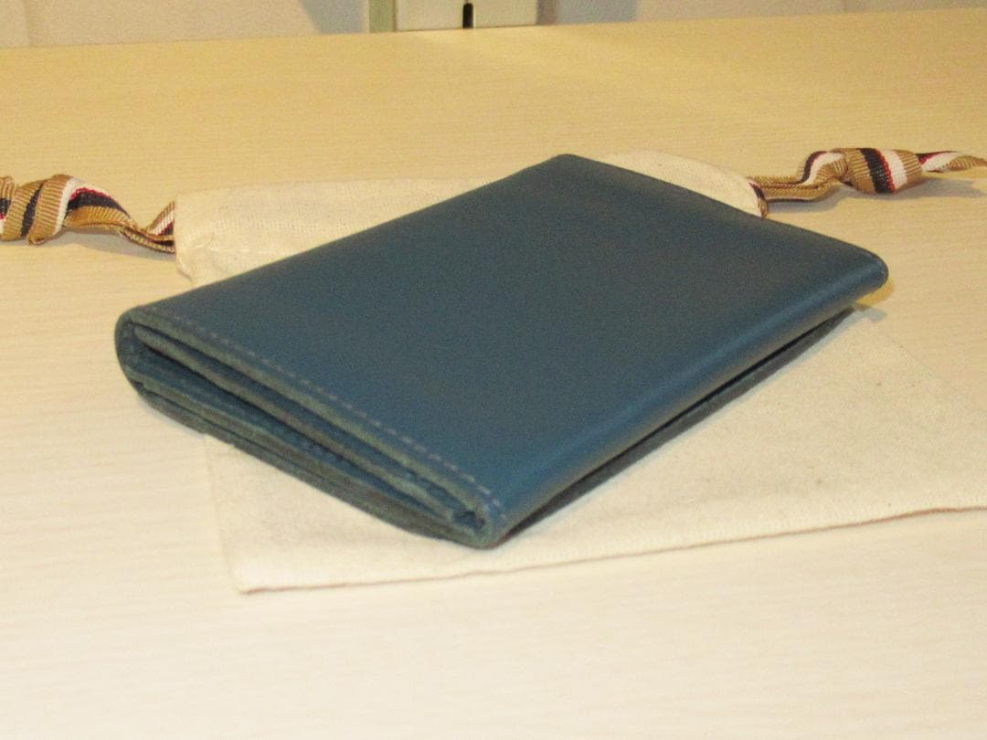 【新品・タグ付き】　イルビゾンテ限定カラーカードケース　(フォレストグリーン)