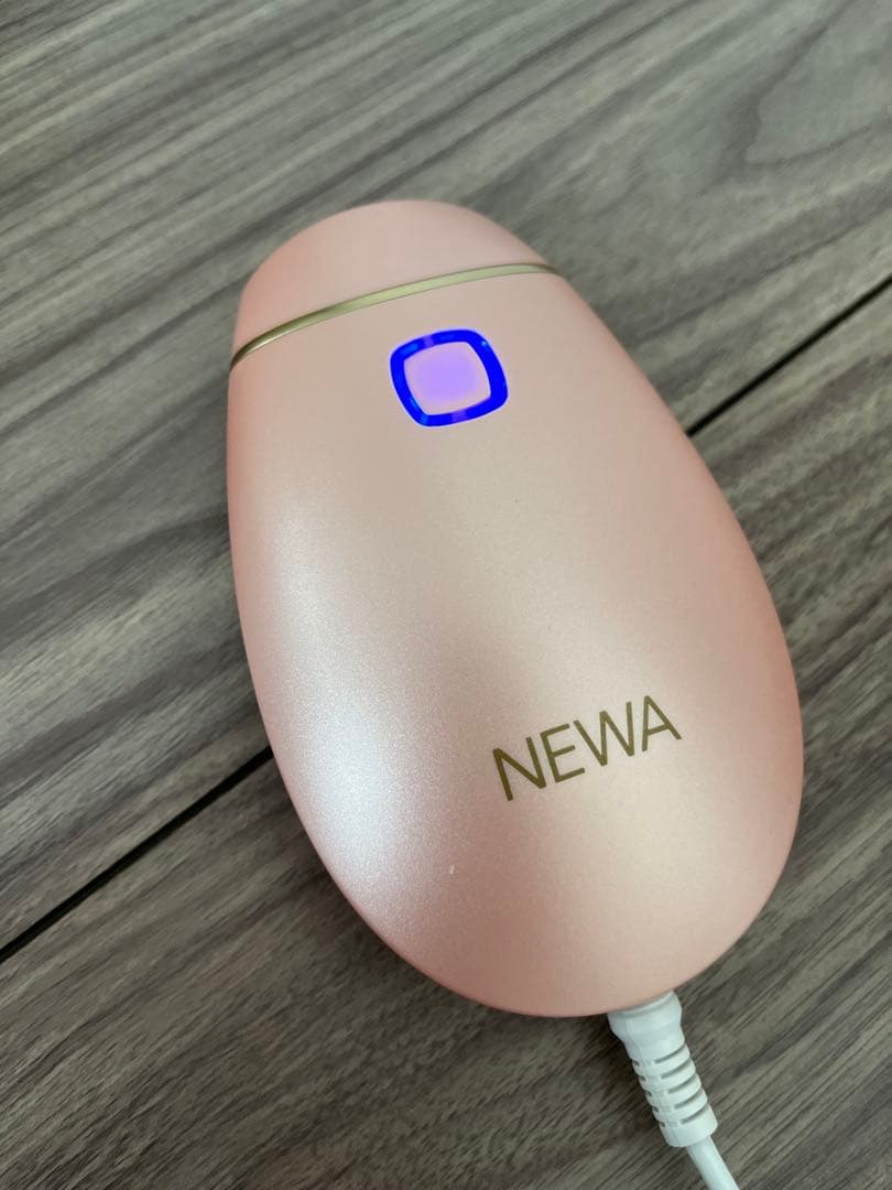 NEWAリフト　美顔器 ピンク 充電器付き