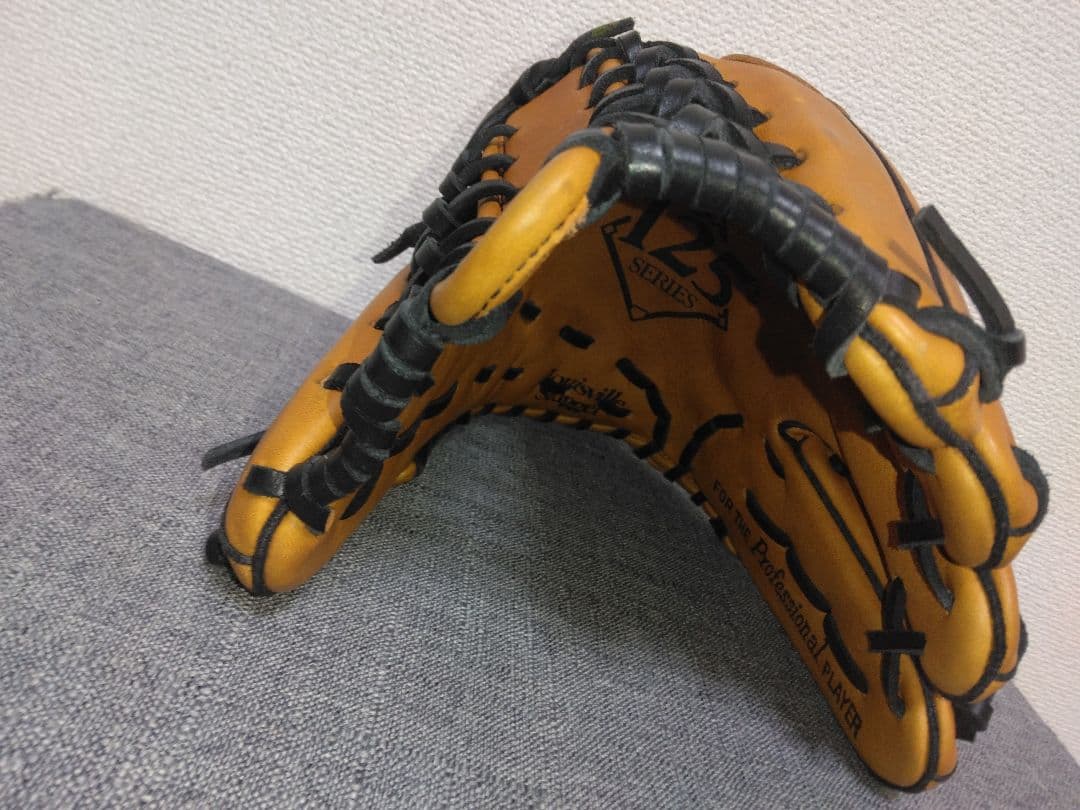 ルイスビルスラッガー一般軟式　オールラウンド兼ピッチャー　アメリカ国土型ラベル