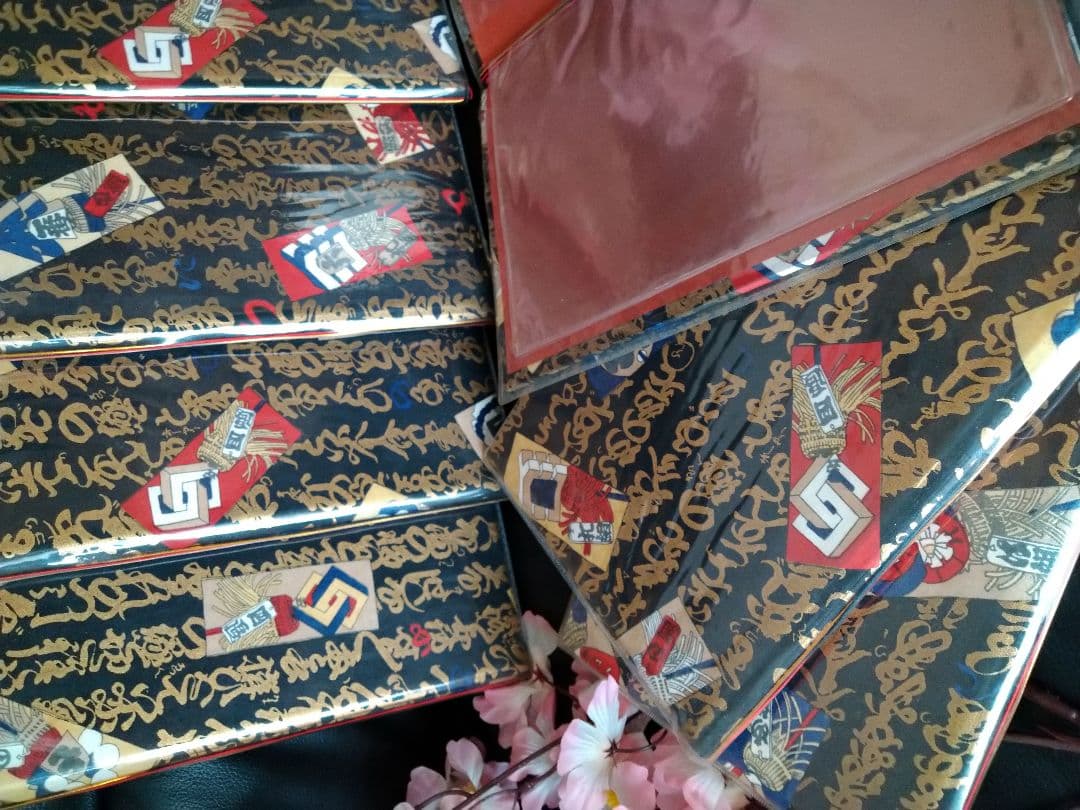 ♥新メーニューに【高級・金彩まとい文字柄・メニューブック】♦9冊